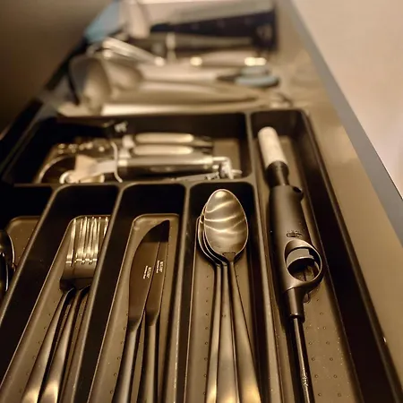 371living, Altbau-charme Am Kassberg, Perfekt Fuer Workation, Urlaub Oder Kurztrip, Entdecke Chemnitz, Moderne Kueche, Waschmaschine, Smart Tv, Schnelles Wlan, Bequemes Bett *