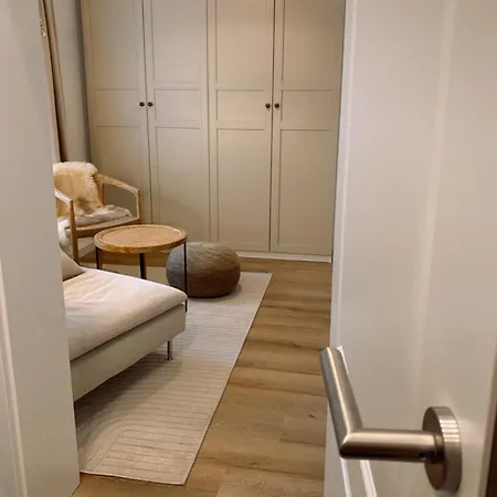 371living, Altbau-charme Am Kassberg, Perfekt Fuer Workation, Urlaub Oder Kurztrip, Entdecke Chemnitz, Moderne Kueche, Waschmaschine, Smart Tv, Schnelles Wlan, Bequemes Bett Хемниц