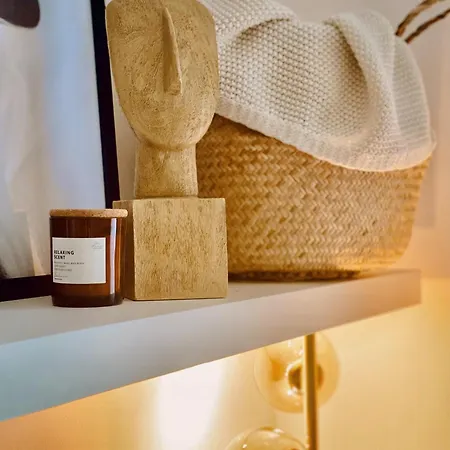 371living, Altbau-charme Am Kassberg, Perfekt Fuer Workation, Urlaub Oder Kurztrip, Entdecke Chemnitz, Moderne Kueche, Waschmaschine, Smart Tv, Schnelles Wlan, Bequemes Bett Lägenhet