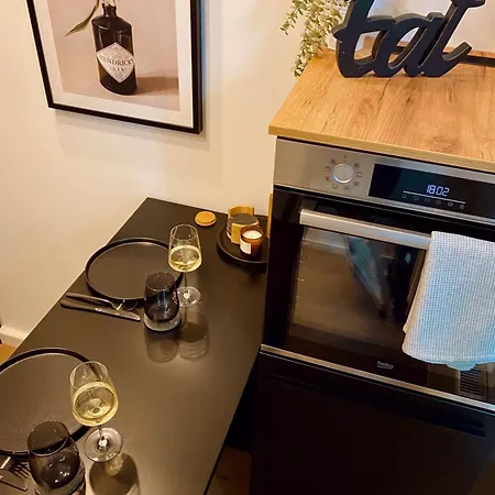 Lägenhet 371living, Altbau-charme Am Kassberg, Perfekt Fuer Workation, Urlaub Oder Kurztrip, Entdecke Chemnitz, Moderne Kueche, Waschmaschine, Smart Tv, Schnelles Wlan, Bequemes Bett