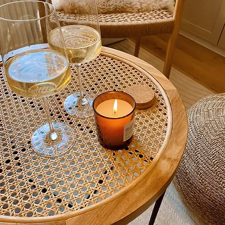 371living, Altbau-charme Am Kassberg, Perfekt Fuer Workation, Urlaub Oder Kurztrip, Entdecke Chemnitz, Moderne Kueche, Waschmaschine, Smart Tv, Schnelles Wlan, Bequemes Bett *